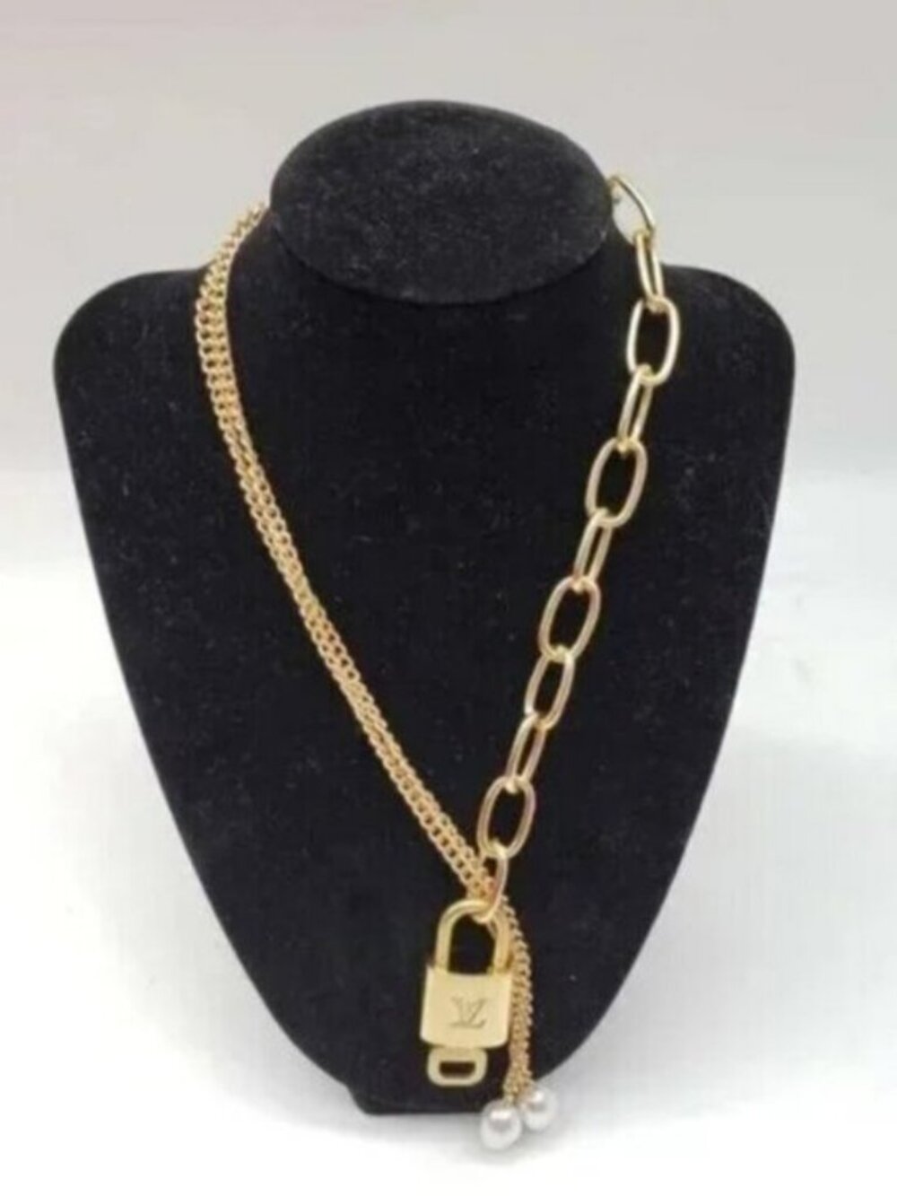 Authentic Louis Vuitton Gold Lock with Unbranded Stainless Real FreshPearl Chain - Picture 3 of 7